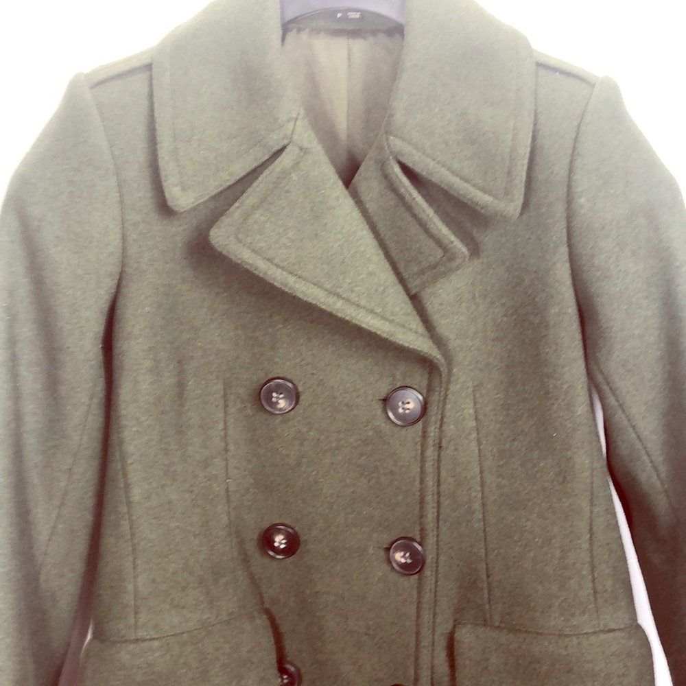 Beautiful Olive Green THEORY virgin wool coat